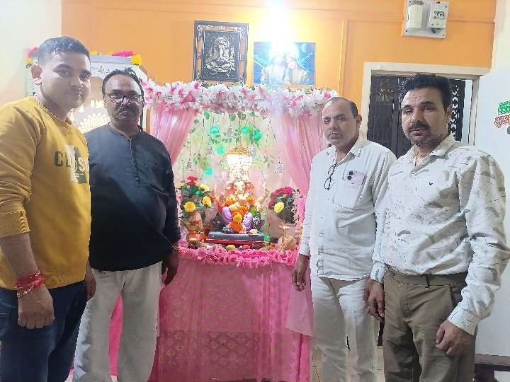 भक्तिमय गणपति आरती में शामिल हुए श्रद्धालु
