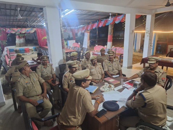 क्षेत्राधिकारी ने दिए पुलिसकर्मियों को महत्वपूर्ण निर्देश