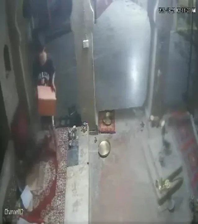 ठाकुरगंज मंदिर में चोरों का धावा, पुजारी बंद, दानपात्र लूटा