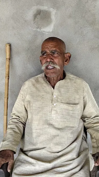 किसान अनशन पर, भवन निर्माण में देरी