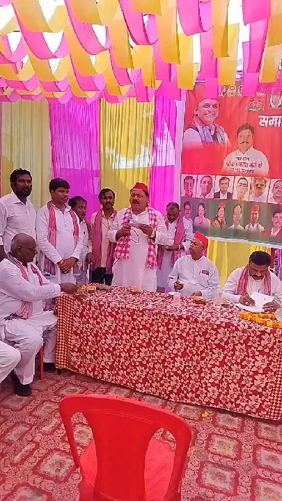 जनता की आवाज़ सुनने पहुंचे जिलाध्यक्ष, PDA चौपाल में दिए विचार