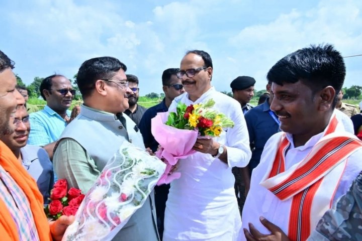 नवनिर्मित स्वास्थ्य केंद्र का शुभारंभ, स्थानीय लोगों में खुशी की लहर