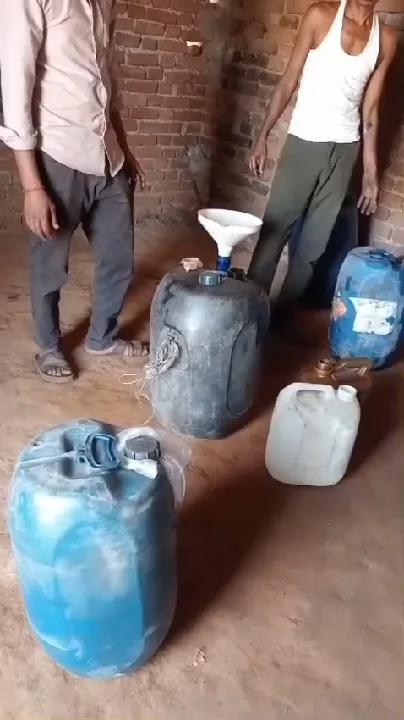मिर्जापुर में अवैध डीजल का कारोबार, वीडियो वायरल होने पर हड़कंप