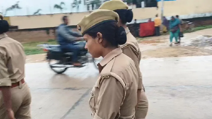 महिला पुलिस की पैदल गश्त से बढ़ी सुरक्षा की भावना